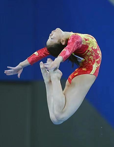 33岁奥运体操冠军邓琳琳官宣怀孕：赛场“平衡木女王”即将升级做妈妈